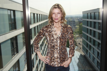 Kate Vernon