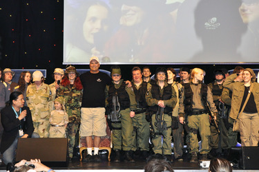 Garrett Wang, Richard Dean Anderson mit Stargate Fans