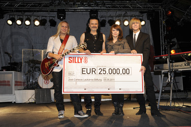 Uwe Hassbecker, Jäcki Reznicek, Anna Loos, Ritchie Barton (Silly)