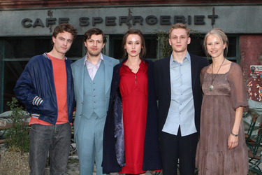 Friedrich Mücke, Christian Friedel, Peri Baumeister, Matthias Schweighöfer, Susanne Bormann