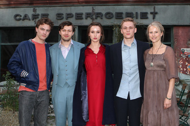 Friedrich Mücke, Christian Friedel, Peri Baumeister, Matthias Schweighöfer, Susanne Bormann