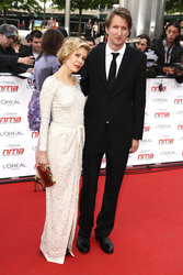 Tom Hooper mit Begleitung