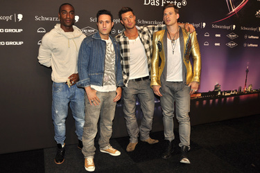 Simon Webbe, Antony Costa, Duncan James und Lee Ryan von Blue (Vereinigtes Königreich Großbritannien und Nordirland)