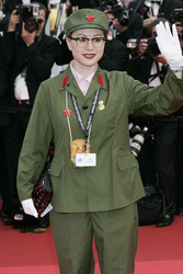Premierengast in chinesischer Kommunisten Uniform