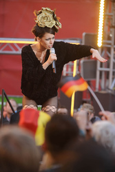 Alina Süggeler (Frida Gold)