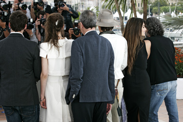 Sam Claflin, Astrid Berges-Frisbey, Geoffrey Rush, Johnny Depp, Penélope Cruz, Ian McShane