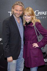 Natalie Alison mit Begleitung