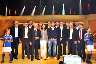 Ernst Huberty und Anne Will mit prominenten Jubiläumsgästen