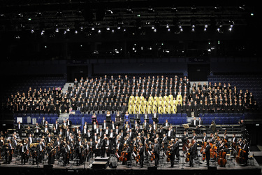 Christoph Eschenbach mit Orchester und Chor