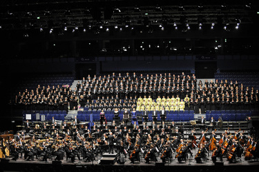 Christoph Eschenbach mit Orchester und Chor