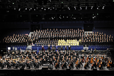 Christoph Eschenbach mit Orchester und Chor