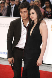 Carl Barat (Dirty Pretty Things) mit Begleitung