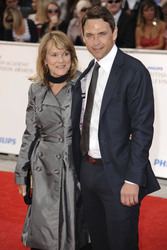 Dougray Scott mit Begleitung