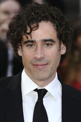 Stephen Mangan