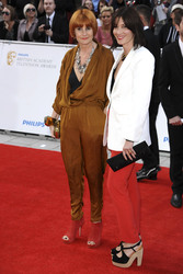 Mary Portas mit Begleitung