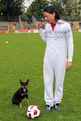 Jorge González mit Hund Willi