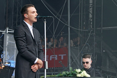 Theo Hutchcraft, Adam Anderson (Hurts)