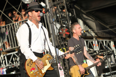 Mike Ness, Jonny 'Two Bags' Wickersham (Social Distortion)
