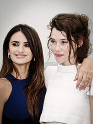 Penélope Cruz, Astrid-Berges Frisbey