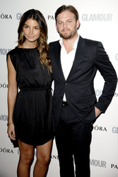 Kings of Leon Musiker mit Begleitung