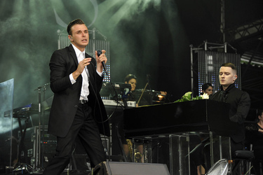 Theo Hutchcraft, Adam Anderson (Hurts)