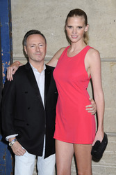 Kevin Carrigan, Lara Stone