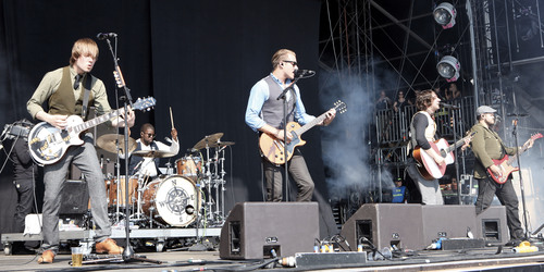 Dave Tirio, De'Mar Hamilton, Tim Lopez, Tom Higgenson, Mike Retondo (Plain White T's)