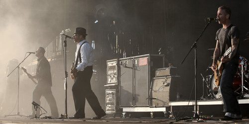 Brent Harding, Mike Ness, Jonny 'Two Bags' Wickersham  (Social Distortion)