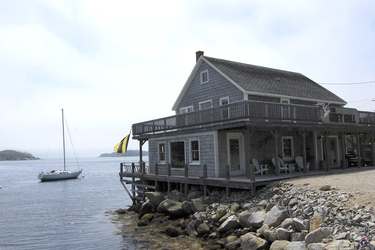 Set des Lokals The Grey Gull aus der TV-Serie 'Haven'