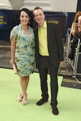 Frank Skinner mit Begleitung