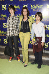 Haydn Gwynne mit Begleitung