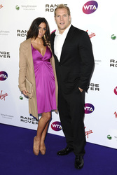 James Haskell mit Begleitung