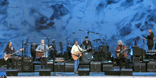 Timothy B. Schmit, Don Henley, Glenn Frey, Joe Walsh (Eagles)