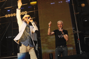 H.P. Baxxter (Scooter) mit Gast Jan Delay