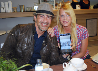 Gedeon Burkhard mit Freundin Anika Bormann