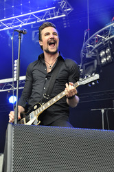 Adam Grahn (Royal Republic)