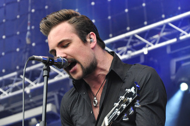 Adam Grahn (Royal Republic)