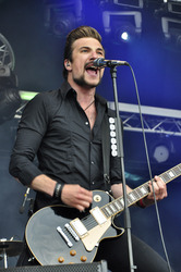 Adam Grahn (Royal Republic)