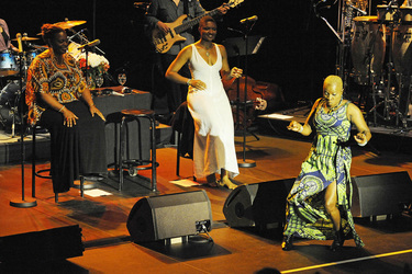 Dianne Reeves, Lizz Wright, Angélique Kidjo (Sing the Truth)