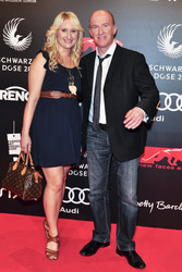 Peter Nottmeier mit Begleitung