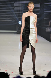 Model der Fashionshow Goldknopf Couture