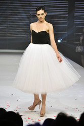 Model der Fashionshow Goldknopf Couture