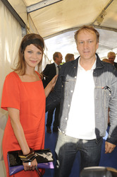 Jessica Schwarz mit Begleitung