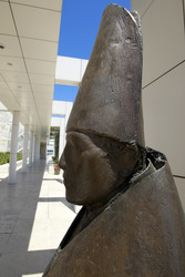 Seated Cardinal von Giacomo Manzu im Getty Center