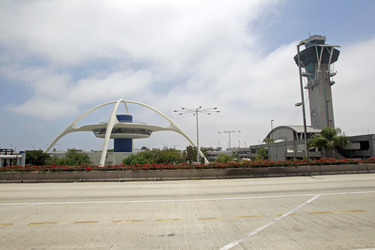 Theme Building und Control Tower am Los Angeles International Airport (LAX)