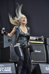 Doro Pesch (Special Guest bei Skyline)