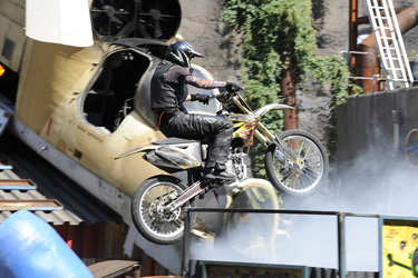 Die Stuntshow im Vulkan