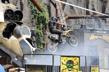 Die Stuntshow im Vulkan
