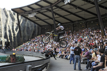 Die Stuntshow im Vulkan