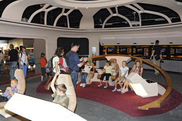 Star Trek Ausstellung in der Caligarihalle -  Brücke der Enterprise NCC-1701-D